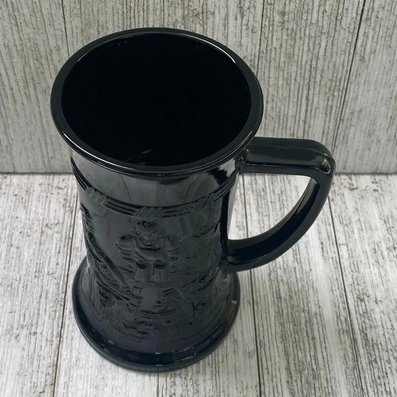 Vintage Indiana  Glass Tiara  Black Amethyst Glass   Beer Stein Tavern Scene Mug - Picture 3 of 6